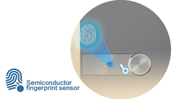 採用觸控式數字密碼鍵盤,輕觸即可喚醒按鍵,搭配半導體生物指紋技術辨識精準,安全性高;同時設有隱藏式機械鑰匙孔,隨心所欲選擇開啟方式。<br>